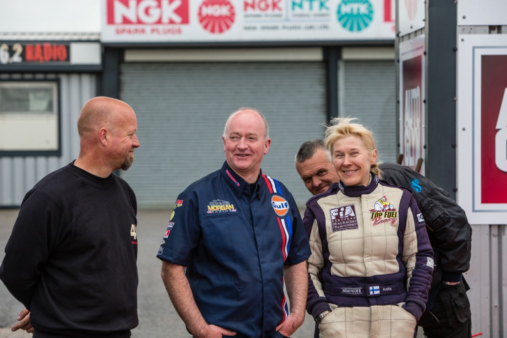 Number 1 qualifiers in Top Fuel Classes, Martijn de Haas (ST), Ian King (TFB), Anita Makela (TFD) and a photobombing John Spuffard (TFFC)