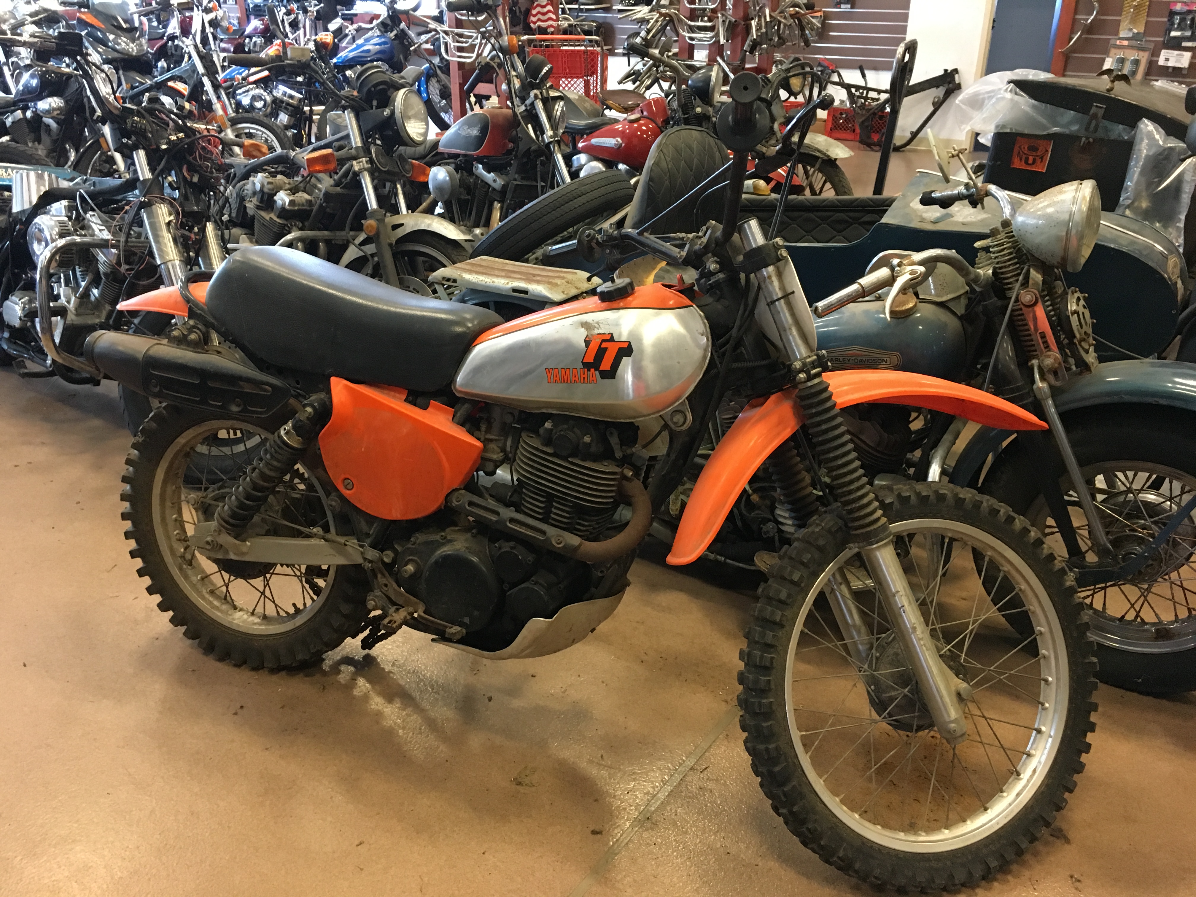 The Cycle Den, Columbia, P