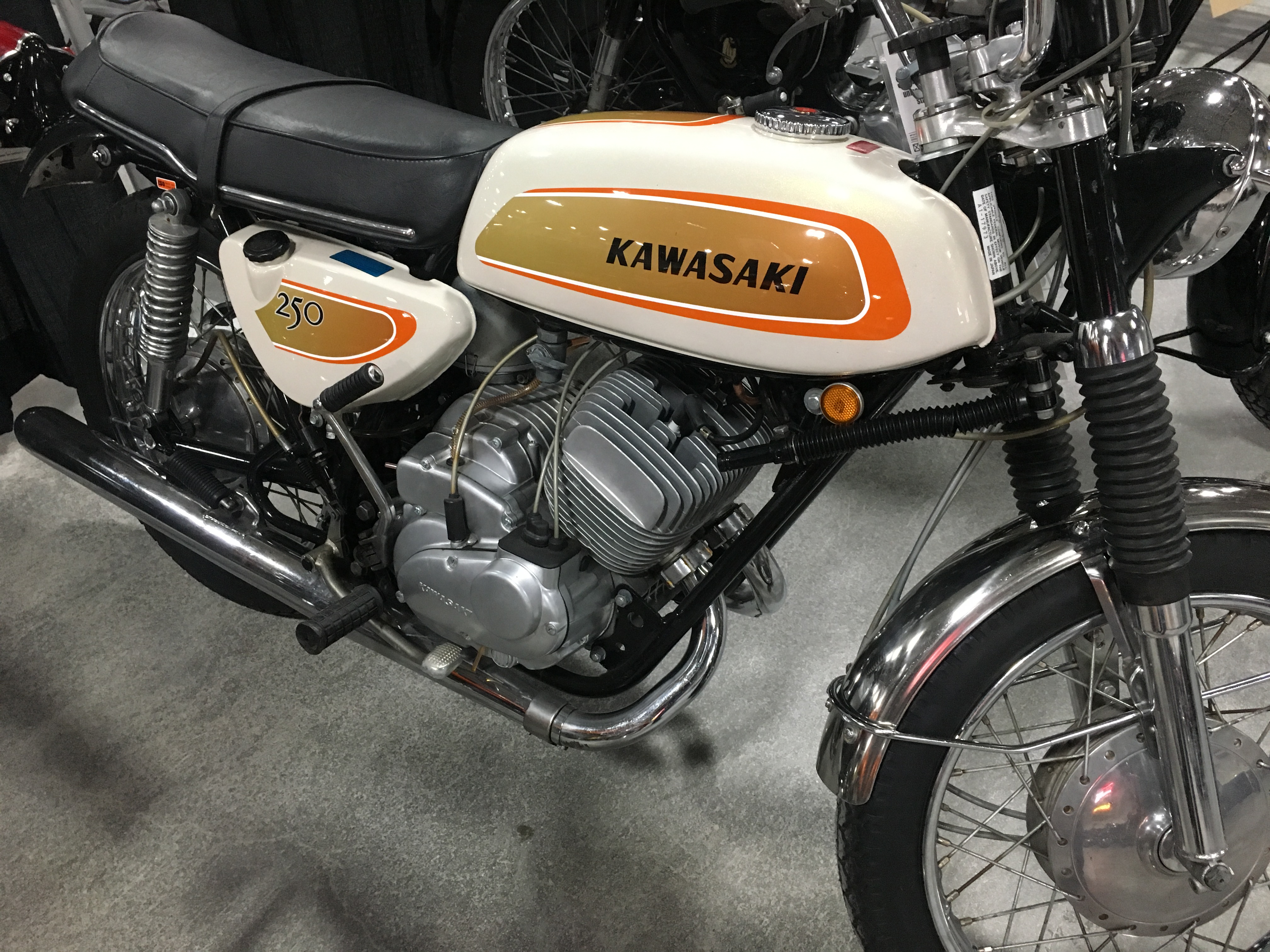 Kawasaki A1 Samurai 250