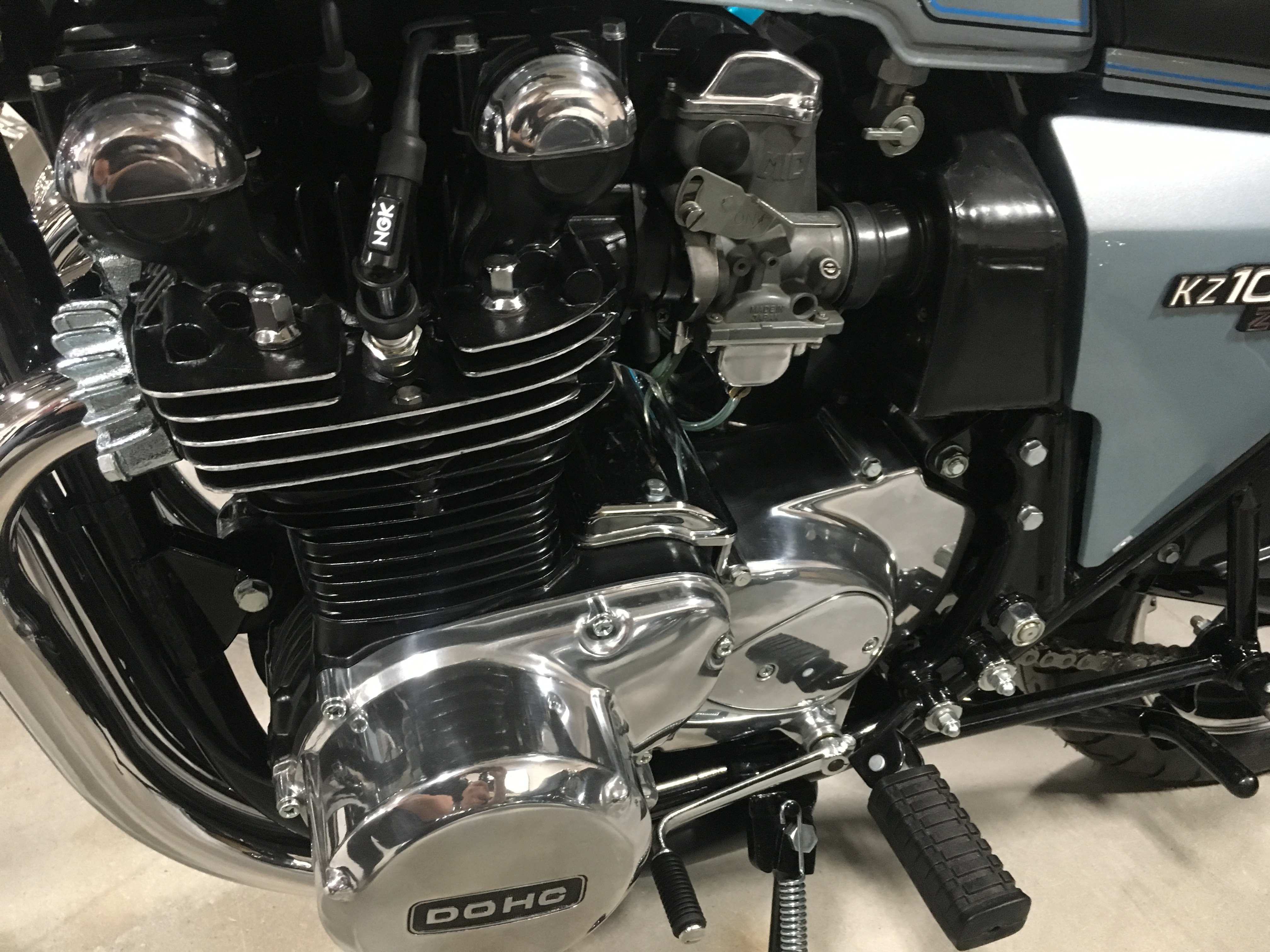 KZ 1000 Engine