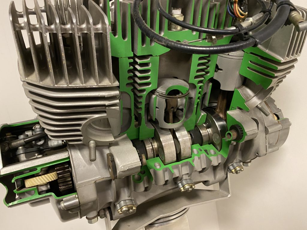 h1 500 Cutaway Engine