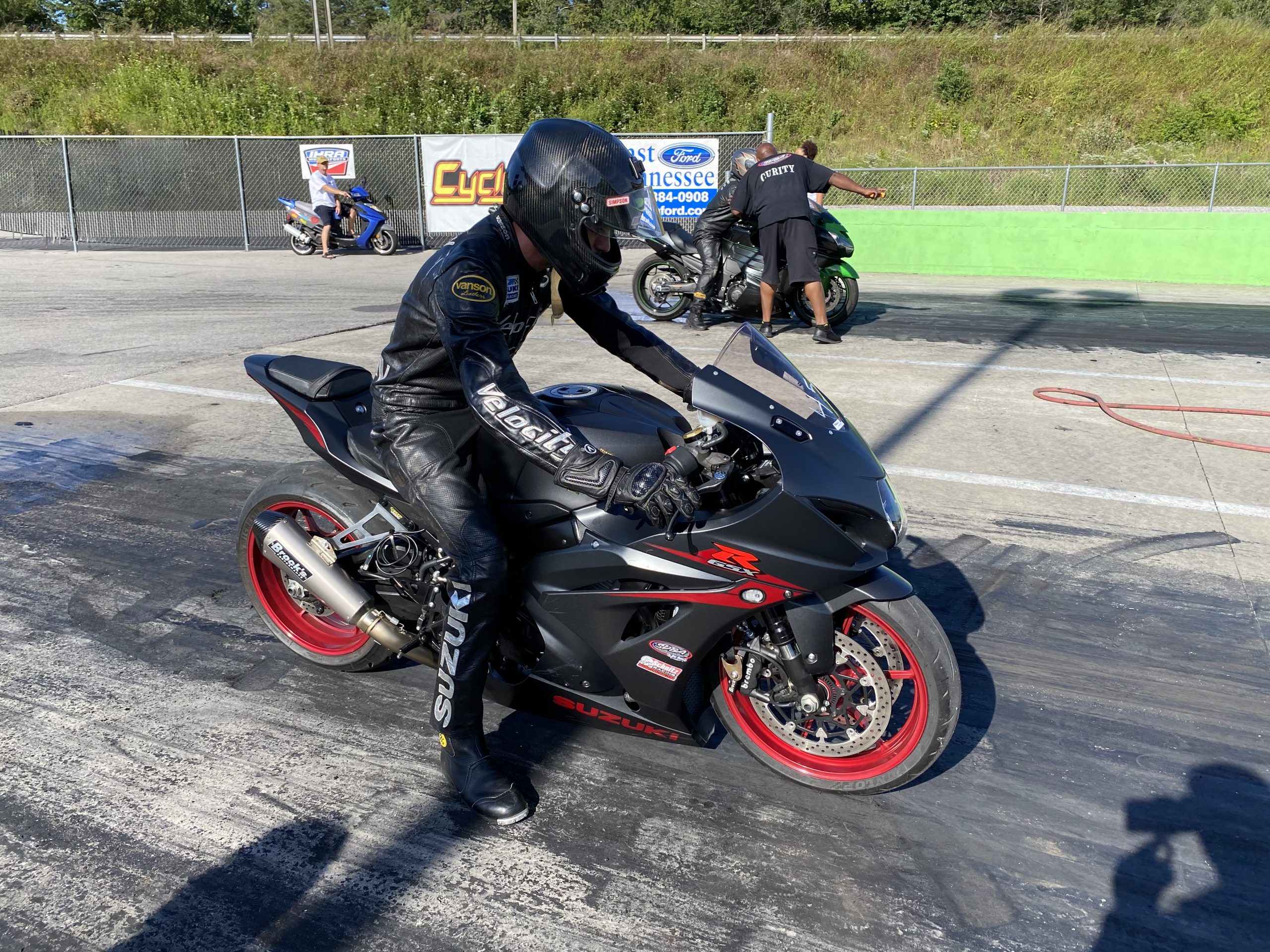 GSXR 1000 drag racing