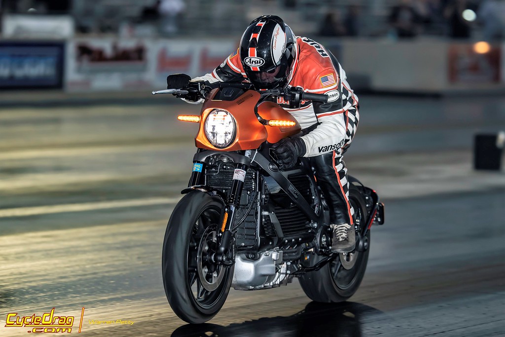 Harley Livewire Drag Racing