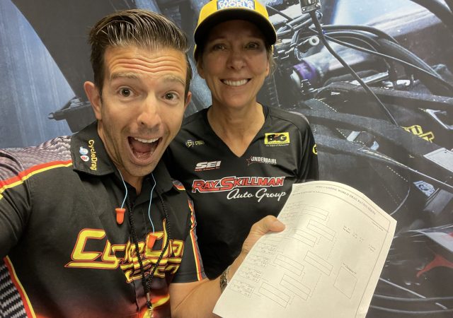 Karen Stoffer, Cycledrag