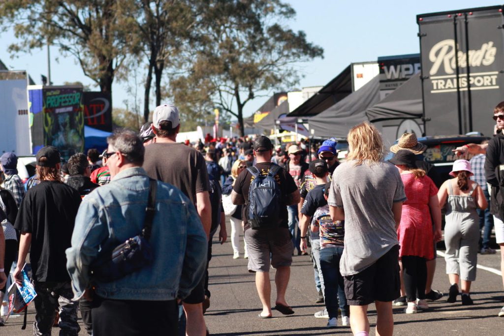 Willowbank Drag Racing Fans