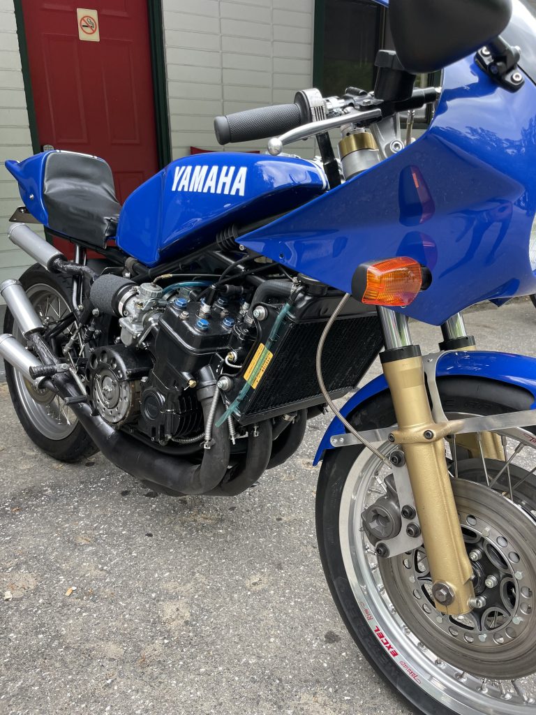 Yamaha TZ 750