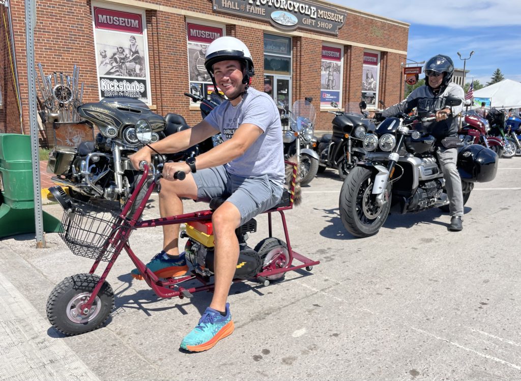 Sturgis bikers' golden round upキャミソール（17th Annual