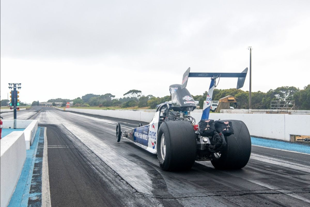 Kenny Stewart (Michael Walker)